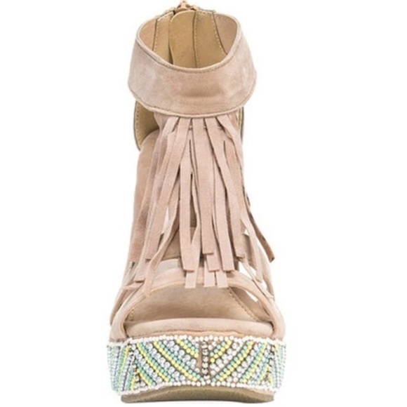 MUK LUKS
Women's Ciara Beaded Wedge Sandal NWT - Picture 3 of 8